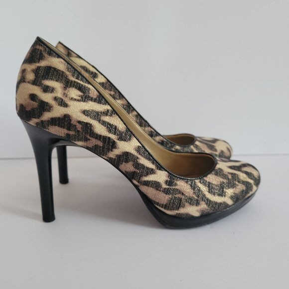Leopard Print High Heel Pumps Womens 7M By Bandolino Textile Upper Black & Gold - Picture 2 of 8
